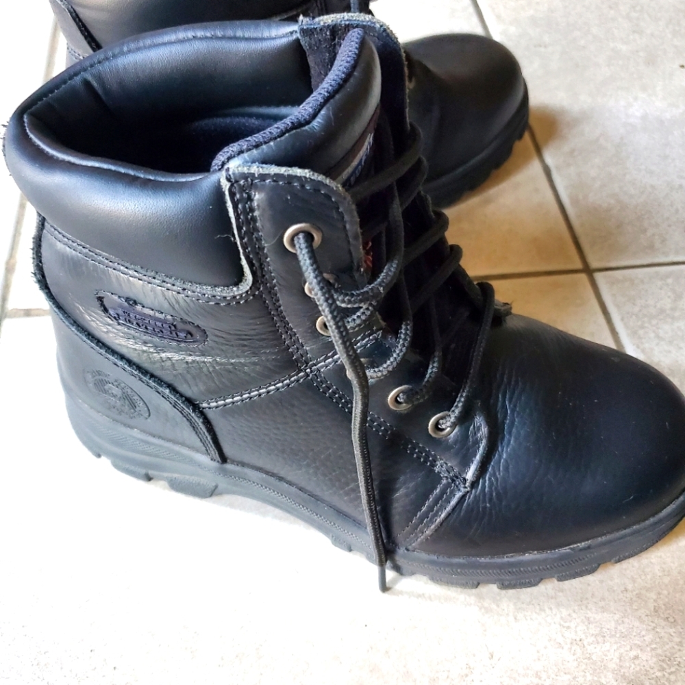 Skechers steel toe